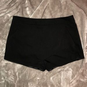 Express black skort